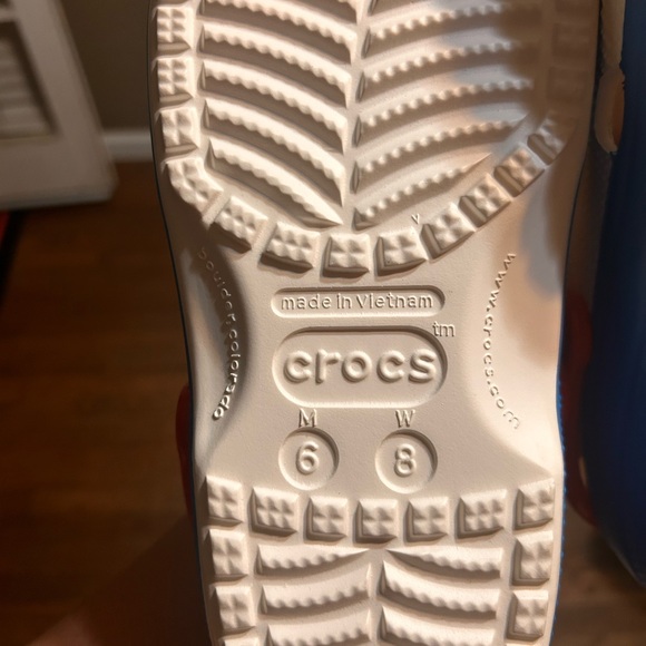 Hello Kitty Crocs - Picture 10 of 10